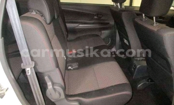 Buy Used Toyota Avanza White Car in Beitbridge in Matabeleland South Buy Used Toyota Avanza White Car in Beitbridge in Matabeleland South