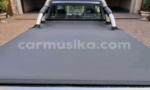 Nunua Ilio tumika Isuzu KB Fedha Gari ndani ya Beitbridge nchini Matabeleland Kusini Nunua Ilio tumika Isuzu KB Fedha Gari ndani ya Beitbridge nchini Matabeleland Kusini