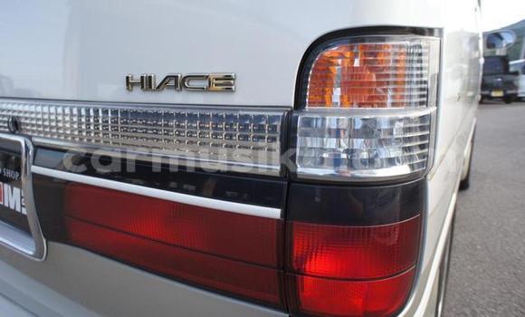 Buy Used Toyota Hiace White Car in Beitbridge in Matabeleland South Buy Used Toyota Hiace White Car in Beitbridge in Matabeleland South