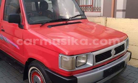 Buy Used Toyota Ventury Red Car in Beitbridge in Matabeleland South Buy Used Toyota Ventury Red Car in Beitbridge in Matabeleland South