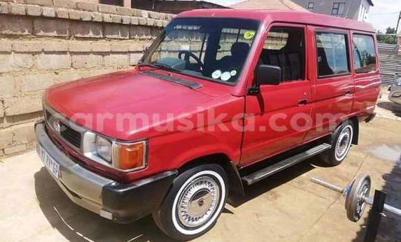Buy Used Toyota Ventury Red Car in Beitbridge in Matabeleland South Buy Used Toyota Ventury Red Car in Beitbridge in Matabeleland South