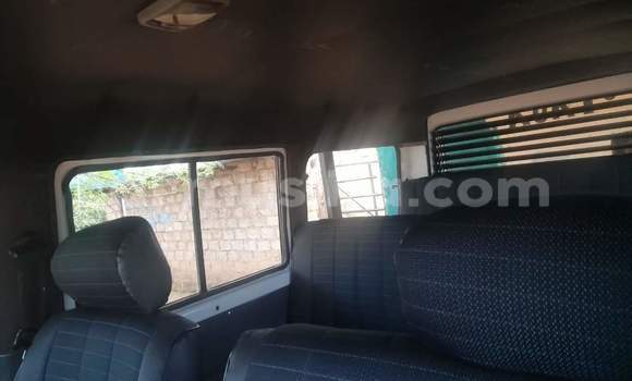 Acheter Occasion Voiture Toyota Ventury Blanc à Beitbridge, Matabeleland South Acheter Occasion Voiture Toyota Ventury Blanc à Beitbridge, Matabeleland South