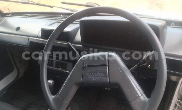 Acheter Occasion Voiture Toyota Ventury Blanc à Beitbridge, Matabeleland South Acheter Occasion Voiture Toyota Ventury Blanc à Beitbridge, Matabeleland South