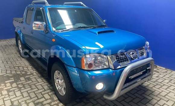 Buy Used Nissan NP 300 Blue Car in Beitbridge in Matabeleland South