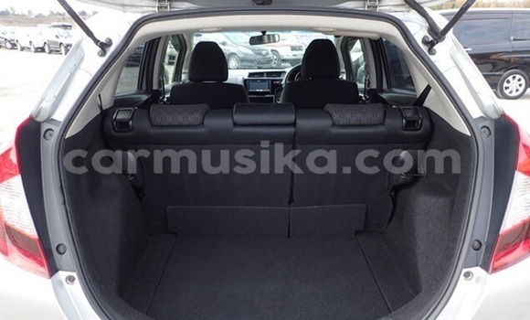 Acheter Occasion Voiture Honda Fit Gris à Beitbridge, Matabeleland South Acheter Occasion Voiture Honda Fit Gris à Beitbridge, Matabeleland South