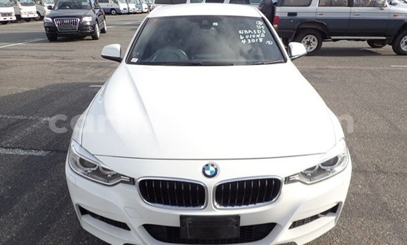 Nunua Ilio tumika BMW 3–Series Nyeupe Gari ndani ya Beitbridge nchini Matabeleland Kusini