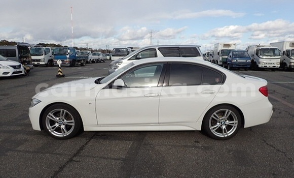 Nunua Ilio tumika BMW 3–Series Nyeupe Gari ndani ya Beitbridge nchini Matabeleland Kusini Nunua Ilio tumika BMW 3–Series Nyeupe Gari ndani ya Beitbridge nchini Matabeleland Kusini