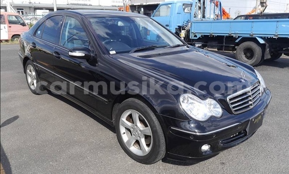 Buy Used Mercedes‒Benz C–Class Black Car in Beitbridge in Matabeleland South