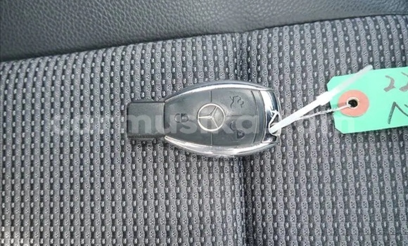 Nunua Ilio tumika Mercedes‒Benz C–Class Nyeusi Gari ndani ya Beitbridge nchini Matabeleland Kusini Nunua Ilio tumika Mercedes‒Benz C–Class Nyeusi Gari ndani ya Beitbridge nchini Matabeleland Kusini