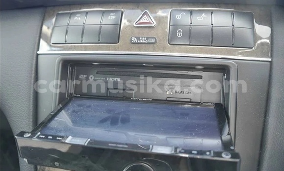 Nunua Ilio tumika Mercedes‒Benz C–Class Nyeusi Gari ndani ya Beitbridge nchini Matabeleland Kusini Nunua Ilio tumika Mercedes‒Benz C–Class Nyeusi Gari ndani ya Beitbridge nchini Matabeleland Kusini