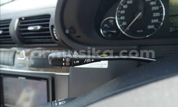 Nunua Ilio tumika Mercedes‒Benz C–Class Nyeusi Gari ndani ya Beitbridge nchini Matabeleland Kusini Nunua Ilio tumika Mercedes‒Benz C–Class Nyeusi Gari ndani ya Beitbridge nchini Matabeleland Kusini