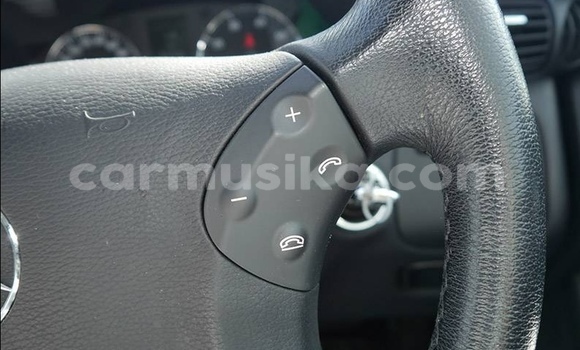 Nunua Ilio tumika Mercedes‒Benz C–Class Nyeusi Gari ndani ya Beitbridge nchini Matabeleland Kusini Nunua Ilio tumika Mercedes‒Benz C–Class Nyeusi Gari ndani ya Beitbridge nchini Matabeleland Kusini