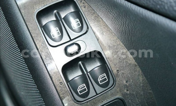 Nunua Ilio tumika Mercedes‒Benz C–Class Nyeusi Gari ndani ya Beitbridge nchini Matabeleland Kusini Nunua Ilio tumika Mercedes‒Benz C–Class Nyeusi Gari ndani ya Beitbridge nchini Matabeleland Kusini