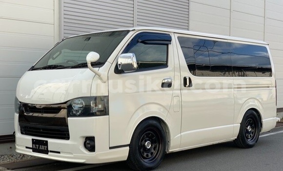 Nunua Ilio tumika Toyota Hiace Nyeupe Gari ndani ya Beitbridge nchini Matabeleland Kusini