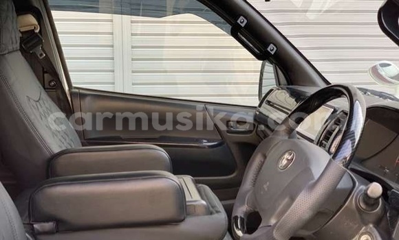 Buy Used Toyota Hiace White Car in Beitbridge in Matabeleland South Buy Used Toyota Hiace White Car in Beitbridge in Matabeleland South