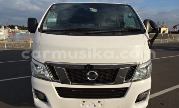 Buy Used Nissan Caravan White Car in Beitbridge in Matabeleland South