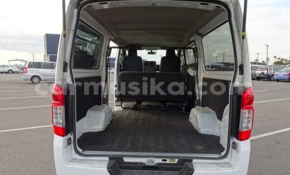 Acheter Occasion Voiture Nissan Caravan Blanc à Beitbridge, Matabeleland South Acheter Occasion Voiture Nissan Caravan Blanc à Beitbridge, Matabeleland South