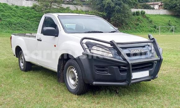 Tenga Tsaru Isuzu KB Chena Mota in Beitbridge in Matabeleland South Tenga Tsaru Isuzu KB Chena Mota in Beitbridge in Matabeleland South