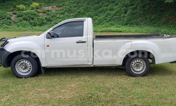 Tenga Tsaru Isuzu KB Chena Mota in Beitbridge in Matabeleland South Tenga Tsaru Isuzu KB Chena Mota in Beitbridge in Matabeleland South