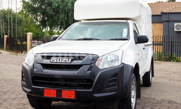 Tenga Tsaru Isuzu KB Chena Mota in Beitbridge in Matabeleland South