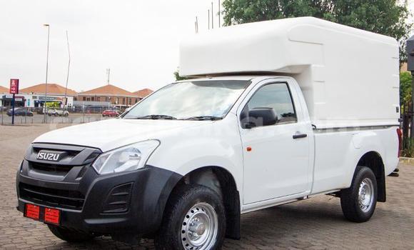 Tenga Tsaru Isuzu KB Chena Mota in Beitbridge in Matabeleland South Tenga Tsaru Isuzu KB Chena Mota in Beitbridge in Matabeleland South