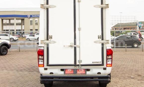 Tenga Tsaru Isuzu KB Chena Mota in Beitbridge in Matabeleland South Tenga Tsaru Isuzu KB Chena Mota in Beitbridge in Matabeleland South