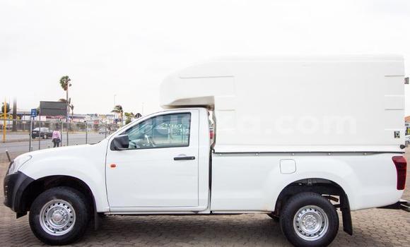 Tenga Tsaru Isuzu KB Chena Mota in Beitbridge in Matabeleland South Tenga Tsaru Isuzu KB Chena Mota in Beitbridge in Matabeleland South