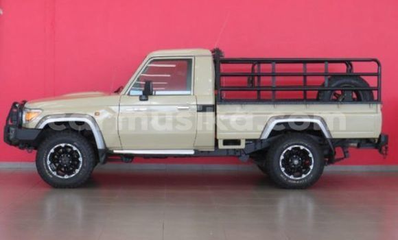 Acheter Occasion Voiture Toyota Land Cruiser Beige à Beitbridge, Matabeleland South Acheter Occasion Voiture Toyota Land Cruiser Beige à Beitbridge, Matabeleland South