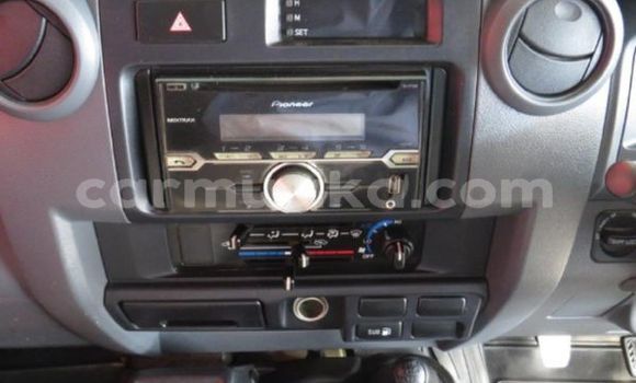Acheter Occasion Voiture Toyota Land Cruiser Beige à Beitbridge, Matabeleland South Acheter Occasion Voiture Toyota Land Cruiser Beige à Beitbridge, Matabeleland South