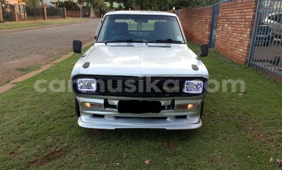 Nunua Ilio tumika Nissan Pickup Fedha Gari ndani ya Beitbridge nchini Matabeleland Kusini
