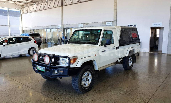 Acheter Occasion Voiture Toyota Land Cruiser Blanc à Beitbridge, Matabeleland South Acheter Occasion Voiture Toyota Land Cruiser Blanc à Beitbridge, Matabeleland South