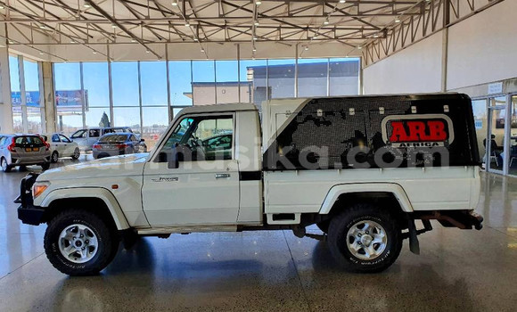 Acheter Occasion Voiture Toyota Land Cruiser Blanc à Beitbridge, Matabeleland South Acheter Occasion Voiture Toyota Land Cruiser Blanc à Beitbridge, Matabeleland South