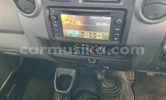 Acheter Occasion Voiture Toyota Land Cruiser Blanc à Beitbridge, Matabeleland South Acheter Occasion Voiture Toyota Land Cruiser Blanc à Beitbridge, Matabeleland South