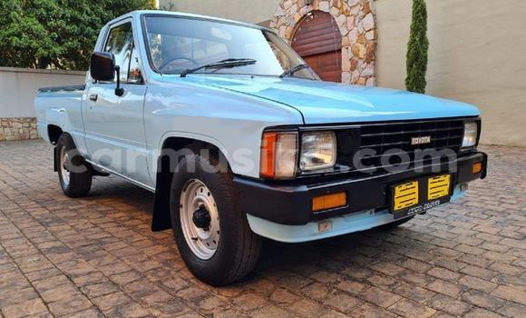 Tenga Tsaru Toyota Hilux Bhuruu Mota in Beitbridge in Matabeleland South