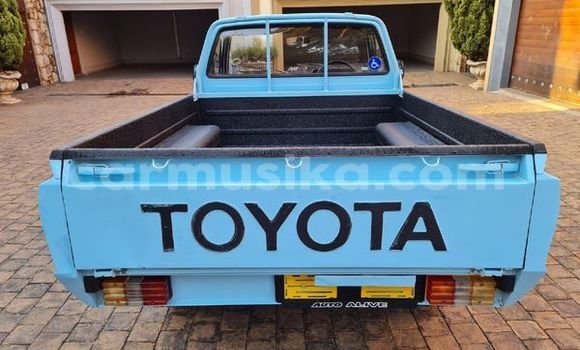 Acheter Occasion Voiture Toyota Hilux Bleu à Beitbridge, Matabeleland South Acheter Occasion Voiture Toyota Hilux Bleu à Beitbridge, Matabeleland South