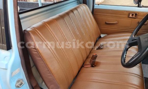 Acheter Occasion Voiture Toyota Hilux Bleu à Beitbridge, Matabeleland South Acheter Occasion Voiture Toyota Hilux Bleu à Beitbridge, Matabeleland South