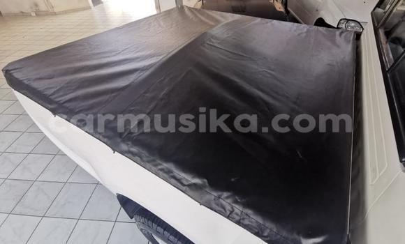 Acheter Occasion Voiture Toyota Hilux Blanc à Beitbridge, Matabeleland South Acheter Occasion Voiture Toyota Hilux Blanc à Beitbridge, Matabeleland South