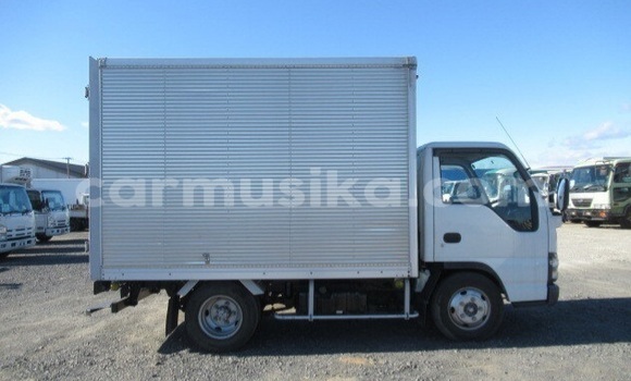 Acheter Occasion Utilitaire Isuzu Elf Blanc à Beitbridge, Matabeleland South Acheter Occasion Utilitaire Isuzu Elf Blanc à Beitbridge, Matabeleland South