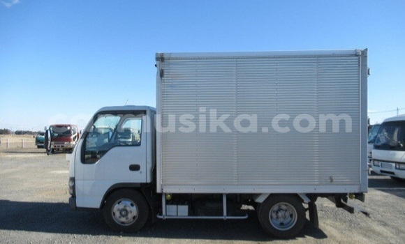 Acheter Occasion Utilitaire Isuzu Elf Blanc à Beitbridge, Matabeleland South Acheter Occasion Utilitaire Isuzu Elf Blanc à Beitbridge, Matabeleland South