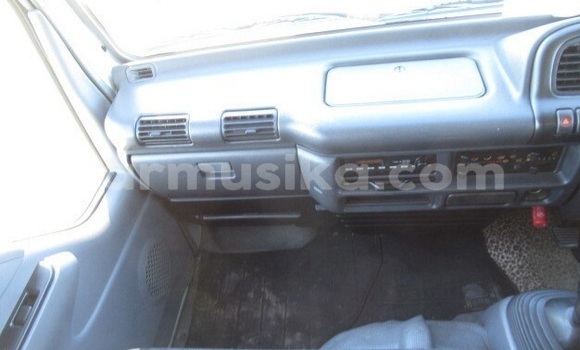 Acheter Occasion Utilitaire Isuzu Elf Blanc à Beitbridge, Matabeleland South Acheter Occasion Utilitaire Isuzu Elf Blanc à Beitbridge, Matabeleland South