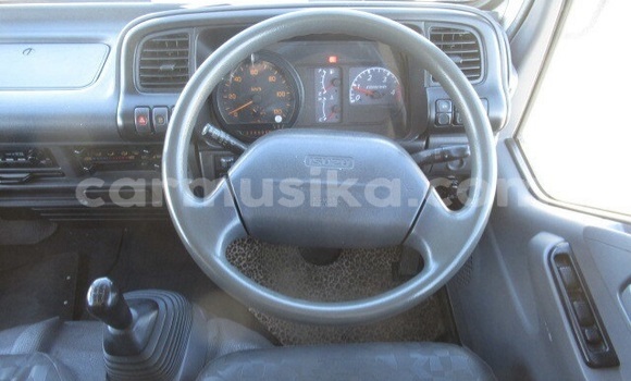 Acheter Occasion Utilitaire Isuzu Elf Blanc à Beitbridge, Matabeleland South Acheter Occasion Utilitaire Isuzu Elf Blanc à Beitbridge, Matabeleland South
