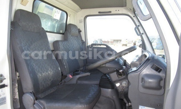 Acheter Occasion Utilitaire Isuzu Elf Blanc à Beitbridge, Matabeleland South Acheter Occasion Utilitaire Isuzu Elf Blanc à Beitbridge, Matabeleland South