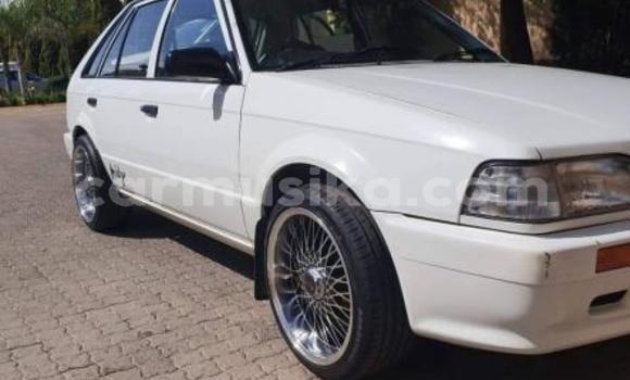 Acheter Occasion Voiture Mazda 323 Blanc à Beitbridge, Matabeleland South