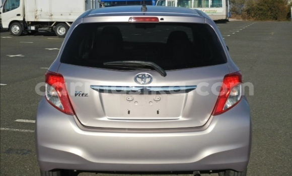 Nunua Ilio tumika Toyota Vitz Beige Gari ndani ya Beitbridge nchini Matabeleland Kusini Nunua Ilio tumika Toyota Vitz Beige Gari ndani ya Beitbridge nchini Matabeleland Kusini