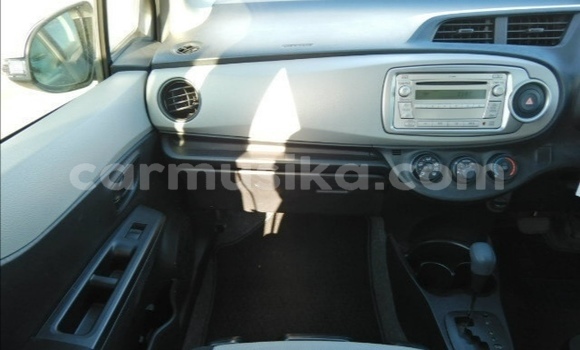 Nunua Ilio tumika Toyota Vitz Beige Gari ndani ya Beitbridge nchini Matabeleland Kusini Nunua Ilio tumika Toyota Vitz Beige Gari ndani ya Beitbridge nchini Matabeleland Kusini