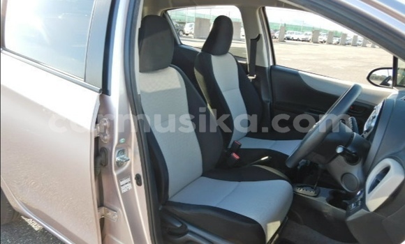 Nunua Ilio tumika Toyota Vitz Beige Gari ndani ya Beitbridge nchini Matabeleland Kusini Nunua Ilio tumika Toyota Vitz Beige Gari ndani ya Beitbridge nchini Matabeleland Kusini