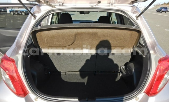 Nunua Ilio tumika Toyota Vitz Beige Gari ndani ya Beitbridge nchini Matabeleland Kusini Nunua Ilio tumika Toyota Vitz Beige Gari ndani ya Beitbridge nchini Matabeleland Kusini