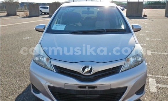 Nunua Ilio tumika Toyota Vitz Beige Gari ndani ya Beitbridge nchini Matabeleland Kusini Nunua Ilio tumika Toyota Vitz Beige Gari ndani ya Beitbridge nchini Matabeleland Kusini