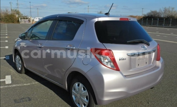 Nunua Ilio tumika Toyota Vitz Beige Gari ndani ya Beitbridge nchini Matabeleland Kusini Nunua Ilio tumika Toyota Vitz Beige Gari ndani ya Beitbridge nchini Matabeleland Kusini