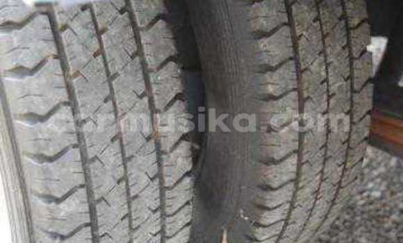 Tenga Tsaru Nissan Evalia Bhuruu Rori in Beitbridge in Matabeleland South Tenga Tsaru Nissan Evalia Bhuruu Rori in Beitbridge in Matabeleland South